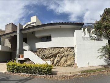 CASA EN VENTA COLORINES, SAN PEDRO GARZA GARCÍA. NL