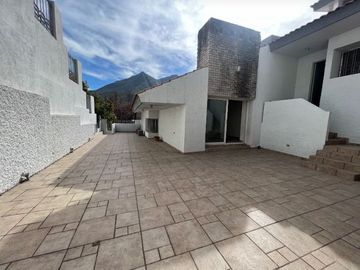CASA EN VENTA COLORINES, SAN PEDRO GARZA GARCÍA. NL