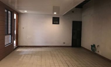For RENT: Semi Furnished 4 Bedroom in New Manila