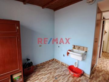 Tu Nuevo Hogar Te Espera En Los Olivos, Casa Amplia Y Moderna Lista Para Mudarse