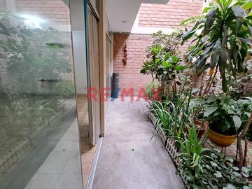 Tu Nuevo Hogar Te Espera En Los Olivos, Casa Amplia Y Moderna Lista Para Mudarse