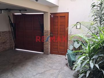 Tu Nuevo Hogar Te Espera En Los Olivos, Casa Amplia Y Moderna Lista Para Mudarse