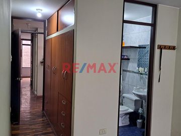 Tu Nuevo Hogar Te Espera En Los Olivos, Casa Amplia Y Moderna Lista Para Mudarse