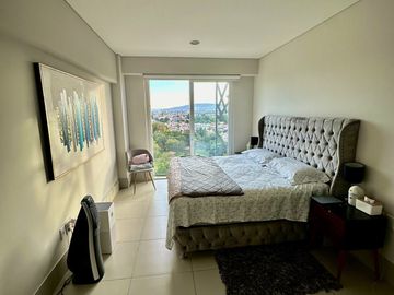Venta de Departamento Amueblado en Vista Lomas