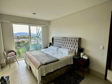 Venta de Departamento Amueblado en Vista Lomas