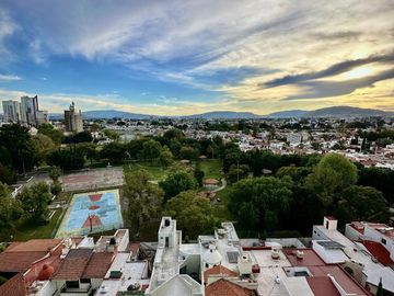 Venta de Departamento Amueblado en Vista Lomas