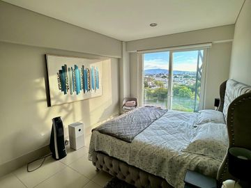 Venta de Departamento Amueblado en Vista Lomas