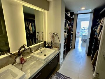Venta de Departamento Amueblado en Vista Lomas