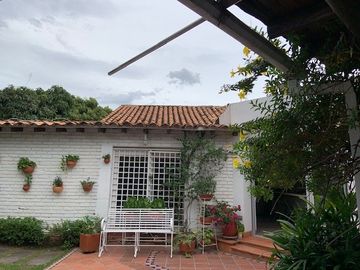 CASA ESTILO CAMPESTRE EN CONJUNTO CERRADO