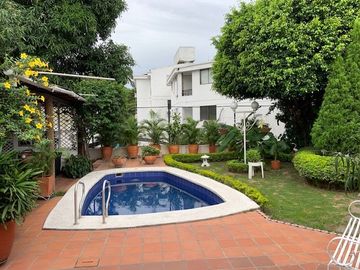 CASA ESTILO CAMPESTRE EN CONJUNTO CERRADO