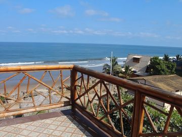 Manglaralto Penthouse: Se Vende Condominio Cerca del Mar en Manglaralto