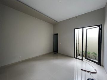 Rumah Baru Siap Hunid di Utara Staduin Maguwoharjo Desain Modern
