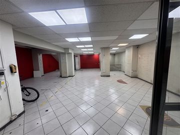 Local Comercial en arriendo en moneda a la calle
