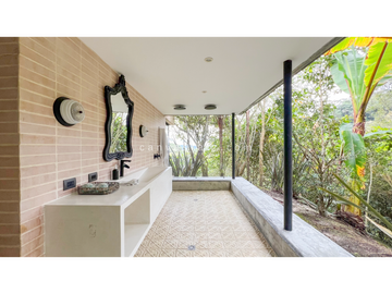 Venta de Casa Campestre Atemporal Alto del Escobero