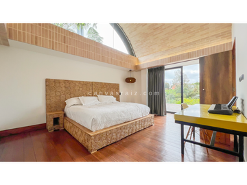Venta de Casa Campestre Atemporal Alto del Escobero