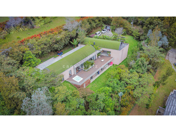 Venta de Casa Campestre Atemporal Alto del Escobero