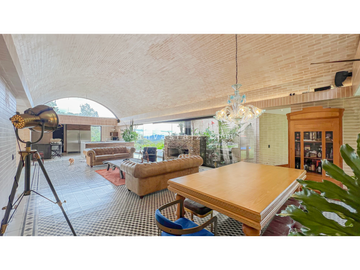 Venta de Casa Campestre Atemporal Alto del Escobero