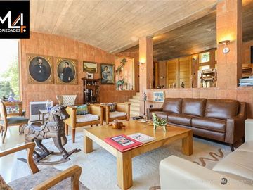 Casa en Venta en Álvaro Casanova con Carpay