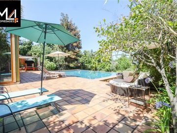 Casa en Venta en Álvaro Casanova con Carpay