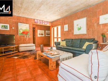 Casa en Venta en Álvaro Casanova con Carpay