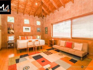 Casa en Venta en Álvaro Casanova con Carpay