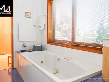 Casa en Venta en Álvaro Casanova con Carpay