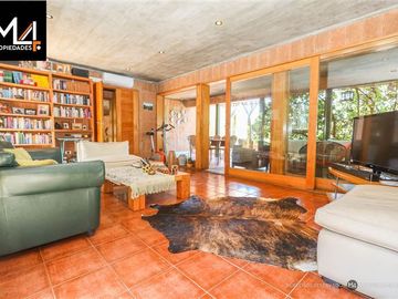 Casa en Venta en Álvaro Casanova con Carpay
