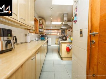 Casa en Venta en Álvaro Casanova con Carpay