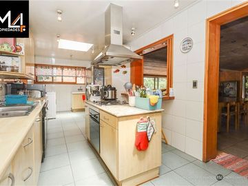 Casa en Venta en Álvaro Casanova con Carpay