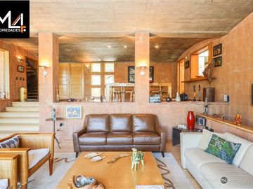 Casa en Venta en Álvaro Casanova con Carpay