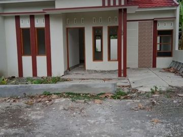 RUMAH MINIMALIS DALAM CLUSTER DI JALAN WATES