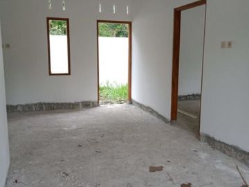 RUMAH MINIMALIS DALAM CLUSTER DI JALAN WATES