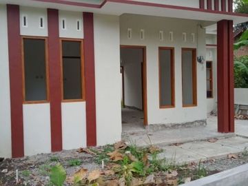 RUMAH MINIMALIS DALAM CLUSTER DI JALAN WATES