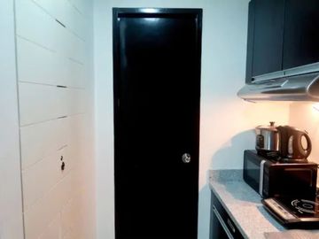 Furnished 1BR Condo w/ Parking near Cebu Business Center