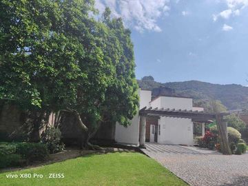 Vendo propiedad con escrituras, cerca al centro de Tepoztlán