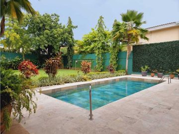 CASA CON PISCINA EN COSTA DEL ESTE  1800MT