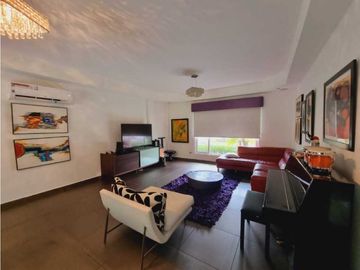 CASA CON PISCINA EN COSTA DEL ESTE  1800MT
