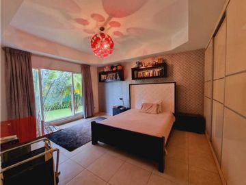 CASA CON PISCINA EN COSTA DEL ESTE  1800MT