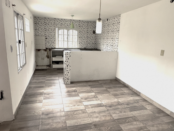 Venta de Departamento Tipo Casa de 3 Ambientes en Wilde Centro - Baradero al 6000