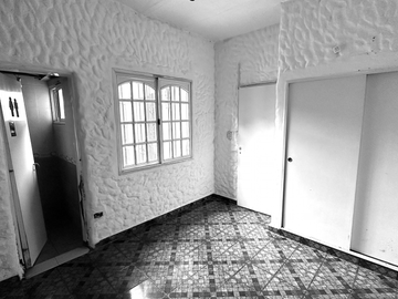 Venta de Departamento Tipo Casa de 3 Ambientes en Wilde Centro - Baradero al 6000