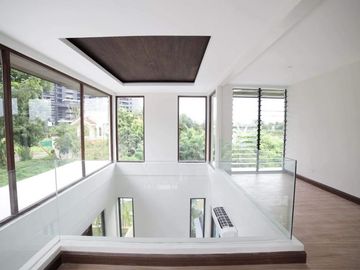 VISTA MAR BEACH HOUSE for SALE Lapu-Lapu City, Cebu with white sand beach in mactan