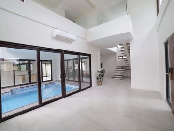 VISTA MAR BEACH HOUSE for SALE Lapu-Lapu City, Cebu with white sand beach in mactan