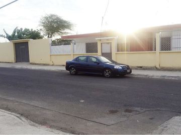 Casa de venta en Manta, zona norte