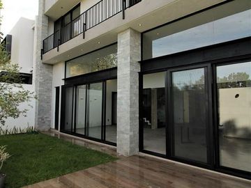 Hermosa Casa de Lujo en Arauca II CErca Olivos y Tec de MONTERREY