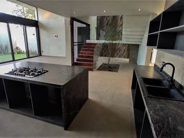 Hermosa Casa de Lujo en Arauca II CErca Olivos y Tec de MONTERREY