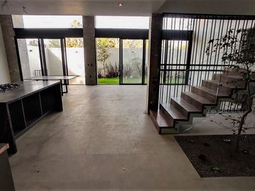 Hermosa Casa de Lujo en Arauca II CErca Olivos y Tec de MONTERREY