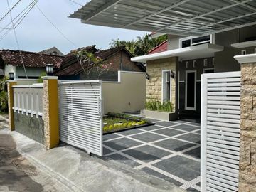 RUMAH BARU SIAP HUNI DI TIRTOADI SLEMAN , BISA KPR