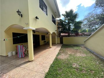 VENTA DE CASA EN ANCÓN