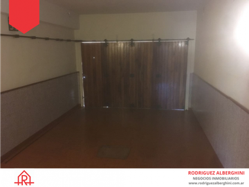 CASA EN LA CIUDAD DE BALCARCE (Calle 13 e/26 y 28)