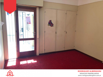 CASA EN LA CIUDAD DE BALCARCE (Calle 13 e/26 y 28)